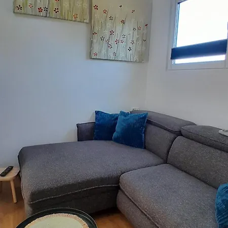 Kamp alanı Tiny Haus C235 Wacholderdrossel